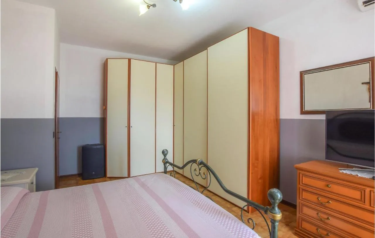 3 Bedroom Awesome Home In Pietrasanta 0*,